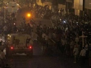 متظاهرون اقباط خلال احتجاجات يوم الاحد
