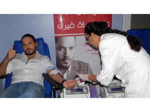 Ramy Ayach kindly donated blood to those in need in Morocco. (Image: Mininwes.com)