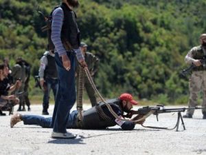 مقاتلون من المعارضة السورية