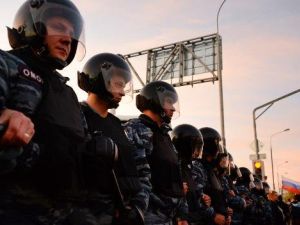 عناصر من شرطة مكافحة الشغب الروسية في موسكو
