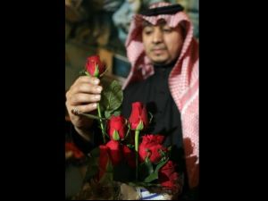 Six roses are not going to cut this it Valentine's Day- Shown for illustrative purposes. (Image source: "librabunda.blogspot.com") Six roses are not going to cut this it Valentine's Day- Shown for illustrative purposes. (Image source: "librabunda.blogspot.com")