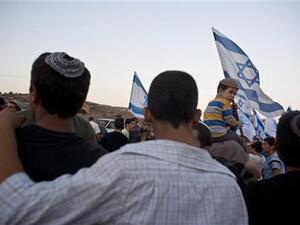 مستوطنون قرب نابلس شمال الضفة الغربية