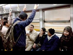 Sexual harassment skit on Cairo's metro (Photo: Rowan El Shimi)