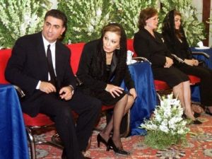 انتحر حزنا على اوضاع ايران 