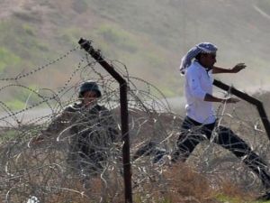 سوري فر داخل تركيا وجندي تركي يطارده في بلدة جيلانبينار
