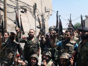 جنود من الجيش النظامي في حي جوبر في دمشق