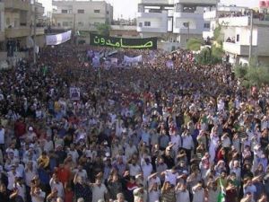 الالاف يتظاهرون في جمعة "النفير العام"  