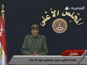 رئيس المجلس الاعلى للقوات المسلحة المشير حسين طنطاوي في لقطة عن التلفزيون