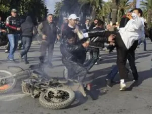 انفلات امني في تونس بعد اطاحة الرئيس بن علي