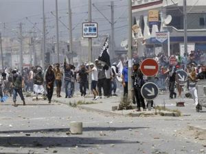 النهضة تواجه اسوأ أزمة سياسية منذ وصولها الى الحكم نهاية 2011 