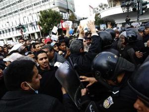 تونس تخفف حظر التجول
