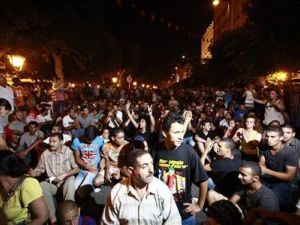 تونسيون يحتجون على اغتيال المعارض محمد البراهمي في تونس