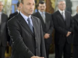 وزير الثقافة مهدي مبروك عند قسمه اليمين كوزير