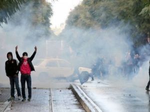 مواجهات بين الشرطة ومتظاهرين في تونس
