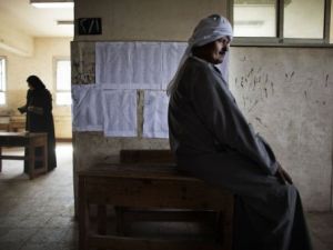 المصريون يواصلون الاقتراع