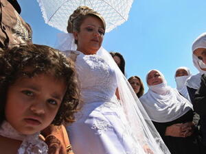 Weddings like this one in Saudi never take place during Ramadan.