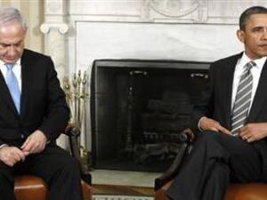 الرئيس الامريكي باراك اوباما (إلى اليمين) ورئيس الوزراء الاسرائيلي بنيامين نتنياهو في البيت الابي
