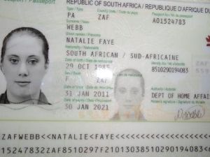 جواز سفر البريطانية سامنتا لوثويت الجنوب افريقي
