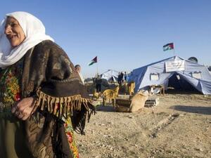 فلسطينيون يقيمون مخيما احتجاجيا جديدا بالضفة الغربية