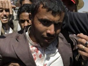 قتيلان في المظاهرات ضد صالح
