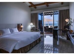  منتجع الدانات جبل الظنة , وسط أجواء رومنسية وفاخرة وإطلالة رائعة وهادئة على الخليج العربي والصحراء