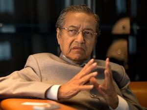 من هو مهاتير محمد الذي ترشحه المعارضة الماليزية لرئاسة الوزراء؟
