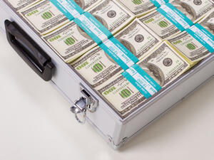 Taxi drivers in Sharjah were rewarded with $84,000 in cash in appreciation for honest behavior. 