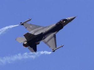 قبائل موالية للحوثيين اسقطوا الطائرة 