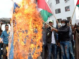 عشرات الآلاف يتظاهرون في الدار البيضاء تضامنا مع الفلسطينيين