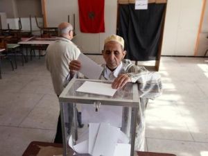 المغاربة يصوتون بانتخابات تمثل اختبارا للحزب الإسلامي الحاكم