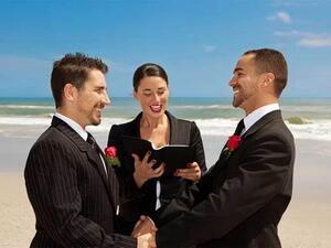 منع زواج المثليين في هذه المدينة مع أنّه مسموح في باقي البلد