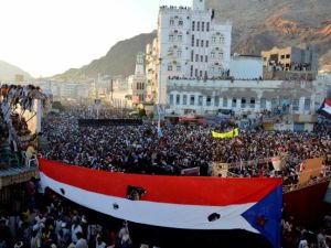 تظاهرة ضد تنظيم القاعدة في المكلا جنوب اليمن