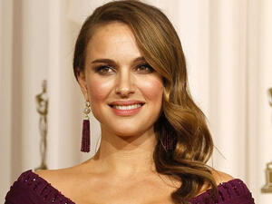 Language itself is a theme of the movie. Portman’s character tells stories throughout the film, which also focuses on how words are related. (www.indiewire.com)