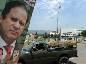 لا تزال عائلة شريف تلعب دورا بارزا في الحياة السياسية بالبلاد،