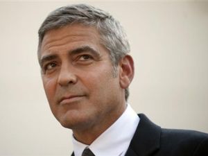 الممثل الاميركي جورج كلوني يتحدث للصحفيين في البيت الابيض عقب اجتماعه بالرئيس اوباما حول استفتاء السودان/ا.ف.ب