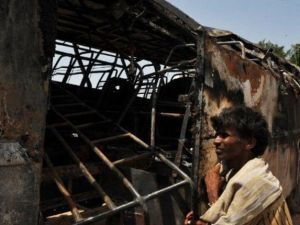 شاحنة اصطدمت بحافلة مدرسية كانت تقل 45 من طلاب مدرسة خاصة