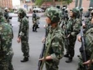 عناصر من الشرطة تمكنوا من قتل 9 أشخاص مسلحين بسكاكين وفؤوس 