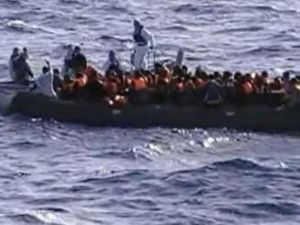 ثلاثة ناجين من حادثة غرق قارب عبر البحر المتوسط، تقدموا بشكوى ضد الجيش البلجيكي