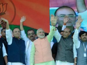 التفجيرات وقعت قرب مكان انعقاد مؤتمر انتخابي لنارندرا مودي مرشح حزب "بهارتيا جانتا"