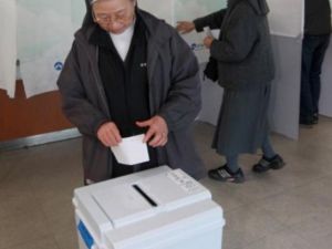 نسبة المشاركة مرتفعة مع ادلاء 35% من الناخبين باصواتهم