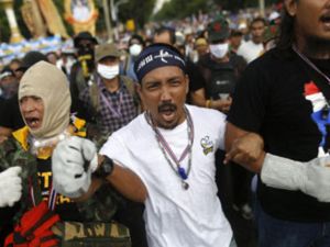 متظاهرون تايلانديون يحاصرون وزارات جديدة في بانكوك