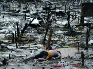  احتمال أن يكون إعصار "هايان" قد أودى بحياة اكثر من عشرة آلاف شخص