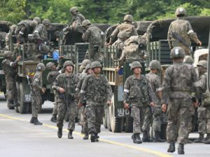  الجندي الهارب فتح النار في وحدته بمنطقة جوسونج، على بعد حوالى 220 كيلومترا شمال شرق سول