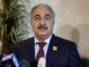 روسيا تسعي لتعزيز دور حفتر في المشهد السياسي الليبي