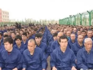 تركيا تطالب الصين بإغلاق معسكرات اعتقال المسلمين