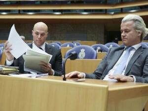 النائب يورام فان كلافيرين الى اليسار الى جانب زعيم اليمين المتطرف في هولندا غيرت فيلدرز
