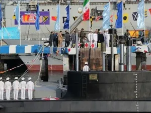 الرئيس حسن روحاني يشارك في احتفال في مرفأ بندر عباس في جنوب ايران لوضع غواصة جديدة في الخدمة
