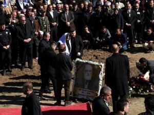 أمير الايزيديين تحسين سعيد علي يوارى الثرى في مدينة شيخون العراقية شمال شرق الموصل
