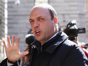  وزير الداخلية الإيطالي أنجيلينو ألفانو