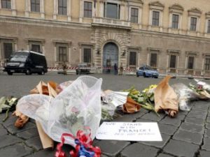 العثور على جواز سفر سوري بجوار جثة أحد الانتحاريين قرب استاد فرنسا